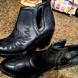 Ariat Dixon Black Leather Ankle Boots, 6.5 EUC